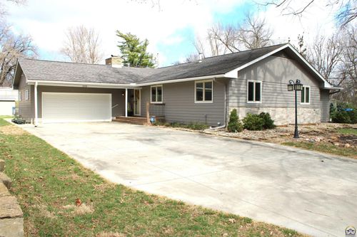 1610 Sw Withdean Rd, Topeka, KS, 66611-1635 | Card Image