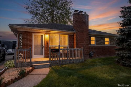 35560 Weideman St, Clinton Township, MI, 48035-5204 | Card Image