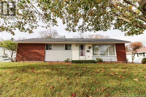 339 Silvermount Cres, Saint John, NB, E2M4V1 | Card Image