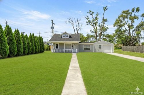 1138 Mckinley St, Wyandotte, MI, 48192-3222 | Card Image