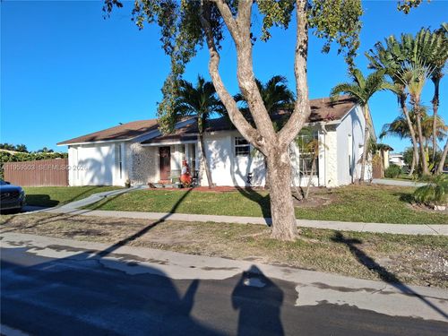 401 Se 5th St, Dania Beach, FL, 33004-4720 | Card Image