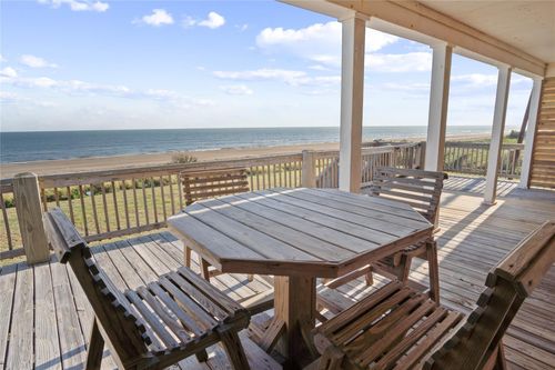 981 Dolly St, Gilchrist, TX, 77617 | Card Image