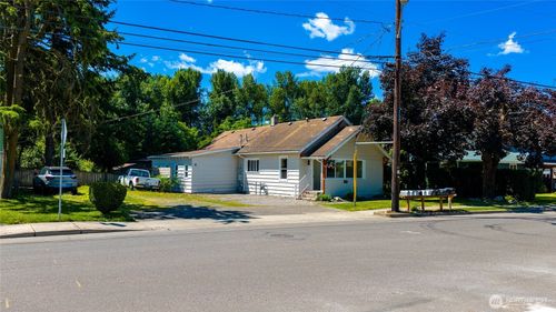 303 Lincoln St, Everson, WA, 98247-8242 | Card Image