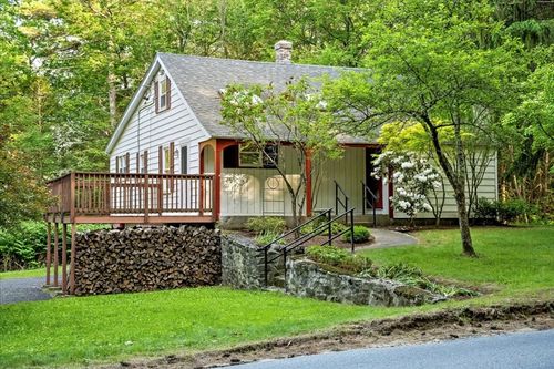39 Mashapaug Rd, Sturbridge, MA, 01566-1134 | Card Image