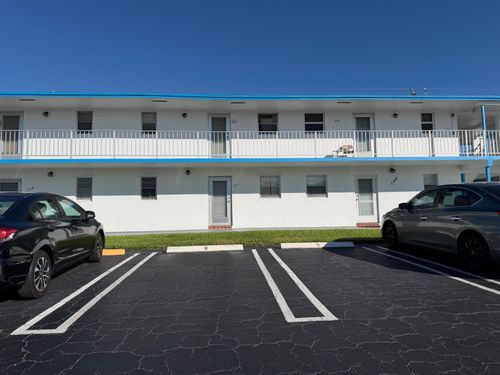 205-1113 Lake Ter, Boynton Beach, FL, 33426-4280 | Card Image