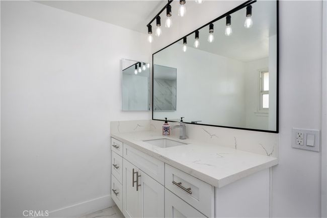 Upstairs full bathroom | Image 18