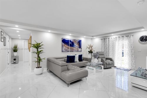 g104-18111 Nw 68th Ave, Hialeah, FL, 33015 | Card Image