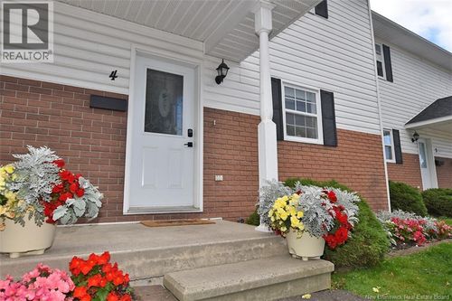 175 Riverside Dr, Fredericton, NB, E3A6R1 | Card Image