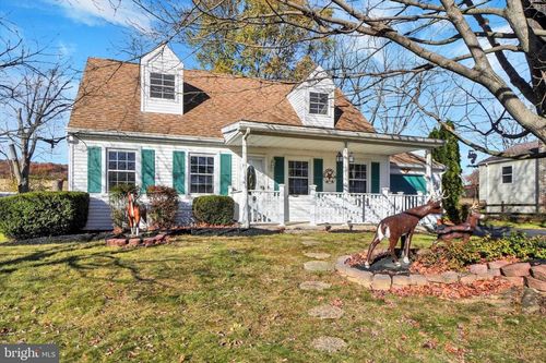 4085 Sandra Dr, YORK, PA, 17402-5116 | Card Image