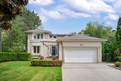 1152 Surrey Crt, House other with 4 bedrooms, 4 bathrooms and 6 parking in Mississauga ON | Image 1