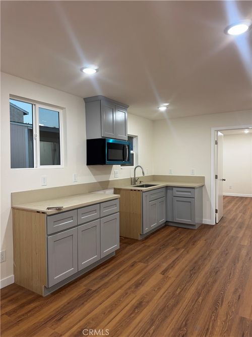 5567 Olive Ave, Long Beach, CA, 90805-5420 | Card Image