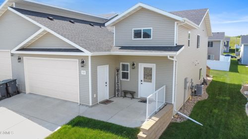 305 Will Ct Se, Mandan, ND, 58554-4925 | Card Image