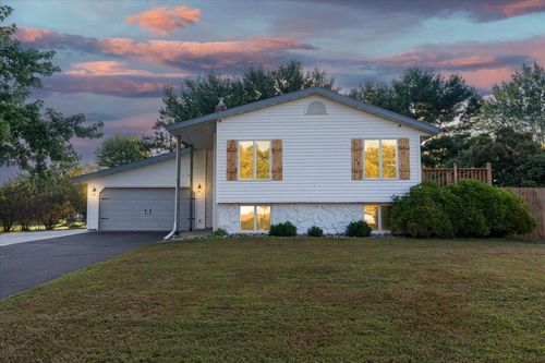 906 Maple Dr, Osceola, WI, 54020-8138 | Card Image