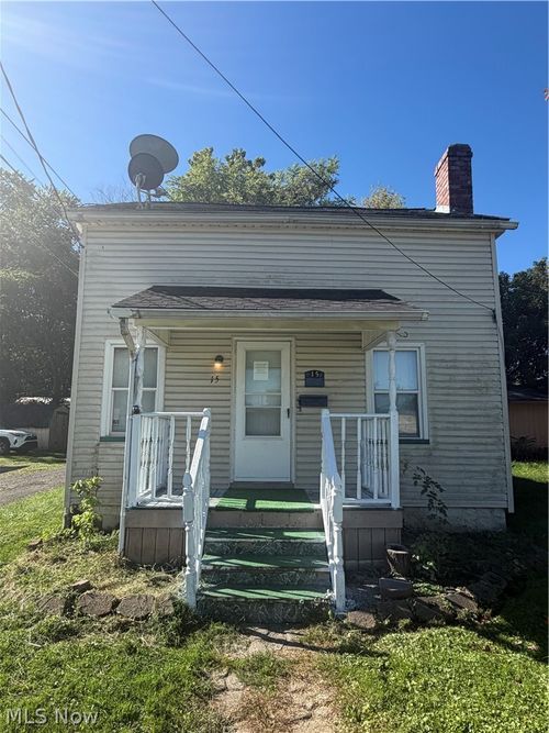 15 E 2nd St, Niles, OH, 44446-1409 | Card Image