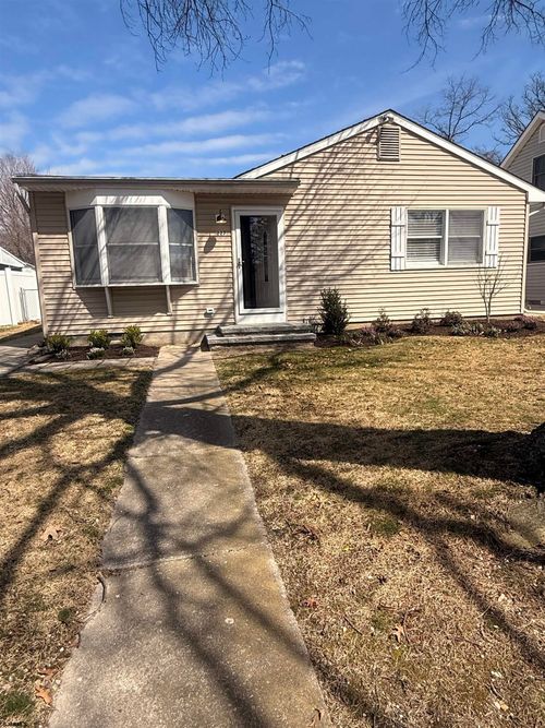 227 Village Rd, Villas, NJ, 08251-1347 | Card Image