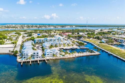 805 39th Street Gulf, Marathon, FL, 33050-2383 | Card Image