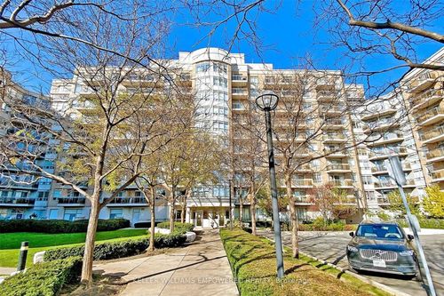 915-650 Lawrence Ave W, North York, ON, M6A3E8 | Card Image