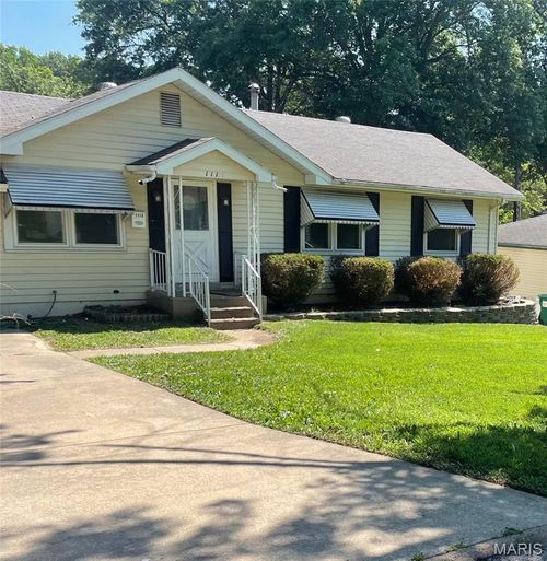 1115 Darr Dr, Saint Louis, MO, 63137-2211 | Card Image