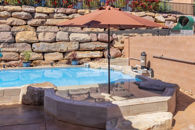 View of swimming pool | Image 7