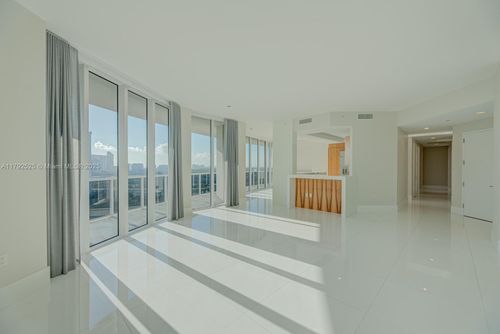 unit-1402-4100 Island Blvd, Aventura, FL, 33160-5296 | Card Image
