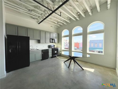202-301 N Lbj Dr, San Marcos, TX, 78666-5623 | Card Image