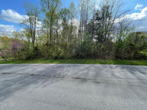 354 Glasgow Ln, Blountville, TN, 37617-4826 | Card Image