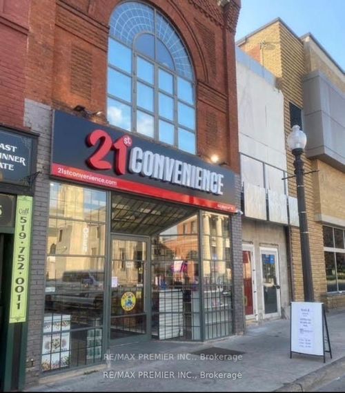 44 Market St, Brantford, ON, N3T2Z5 | Card Image