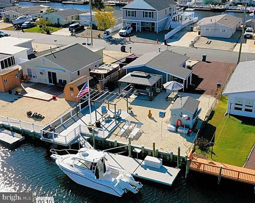 18 W Mohawk Dr, LITTLE EGG HARBOR TWP, NJ, 08087-1101 | Card Image