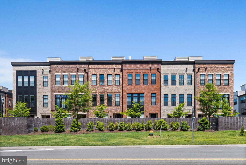 Residential in MCLEAN 3