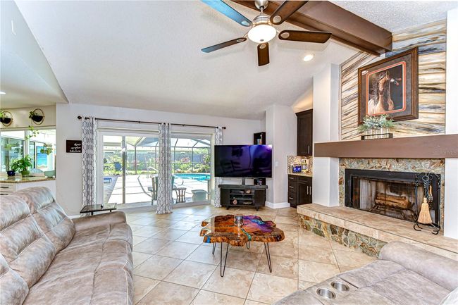 Family Room - SGD to Lanai | Image 20