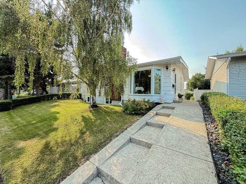 5015 Marchand Cres Ne, Calgary, AB, T2A2X3 | Card Image