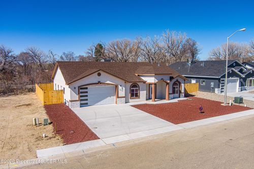 112 San De Cristo Ct, Bloomfield, NM, 87413-6519 | Card Image