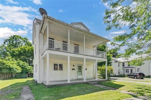 58 Center St, Fredonia, NY, 14063-1736 | Card Image