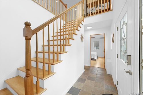 485 Sutton Pl, Greenport, NY, 11944-1014 | Card Image