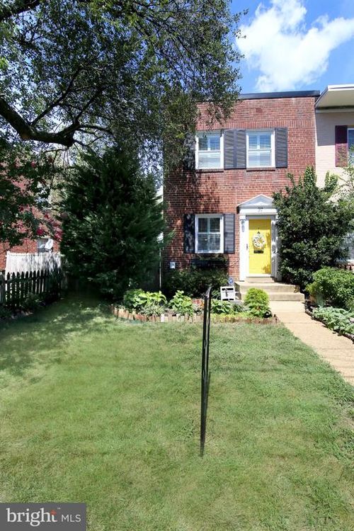 37 W Reed Ave, ALEXANDRIA, VA, 22305-2427 | Card Image