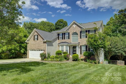 12125 Mountainside Ln, Charlotte, NC, 28278-7241 | Card Image