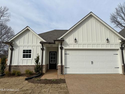 240 Flower Garden Dr, Southaven, MS, 38671-1050 | Card Image