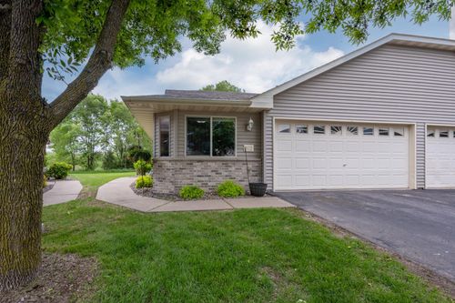 812 Plum Tree Ln, Somerset, WI, 54025-7580 | Card Image