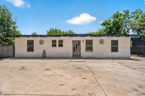 6134 Bright Valley Dr, San Antonio, TX, 78242-2506 | Card Image