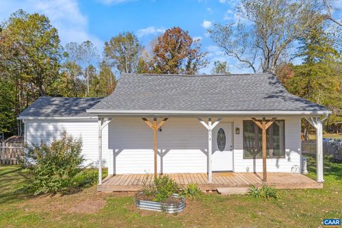 874 James River Rd, SCOTTSVILLE, VA, 24590-3831 | Card Image