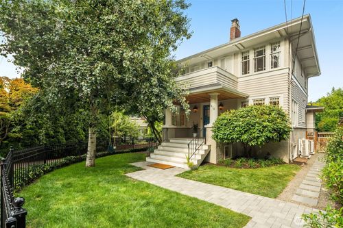 2416 2nd Ave N, Seattle, WA, 98109-2007 | Card Image