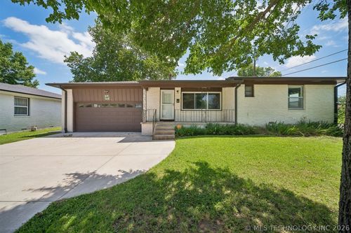 1411 S Poplar St, Sapulpa, OK, 74066-5527 | Card Image