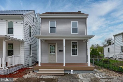 16 Juniata St, MIDDLETOWN, PA, 17057-1525 | Card Image