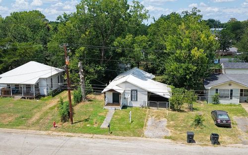 102 N Temple St, Caldwell, TX, 77836-1438 | Card Image