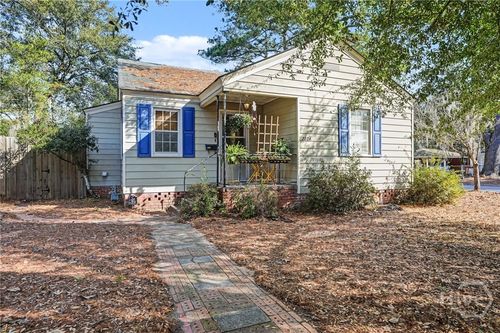 2224 E 38th St, Savannah, GA, 31404-3851 | Card Image