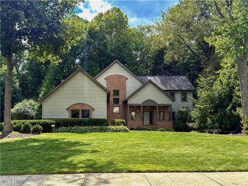2694 High Hampton Trl, Cuyahoga Falls, OH, 44223-3729 | Card Image