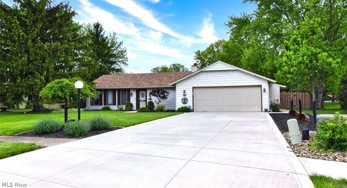 10797 Meadowgrass Rd, Strongsville, OH, 44149-2117 | Card Image