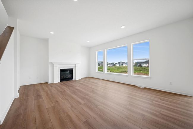 Gas fireplace in living room | Image 6