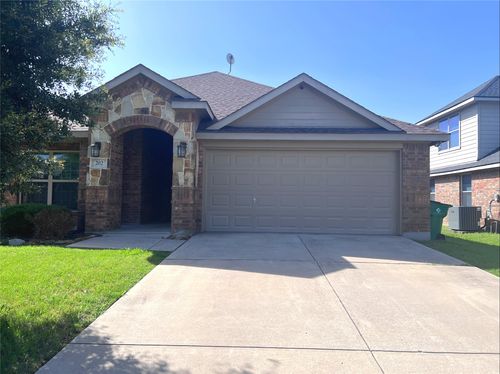 202 Valley View Dr, Waxahachie, TX, 75167-4838 | Card Image