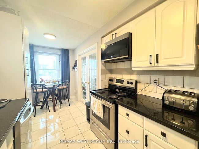 425 Hansen Rd N, House other with 4 bedrooms, 3 bathrooms and 4 parking in Brampton ON | Image 7